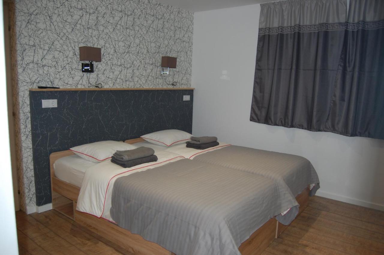 Vila Phoenix Calimanesti Luaran gambar
