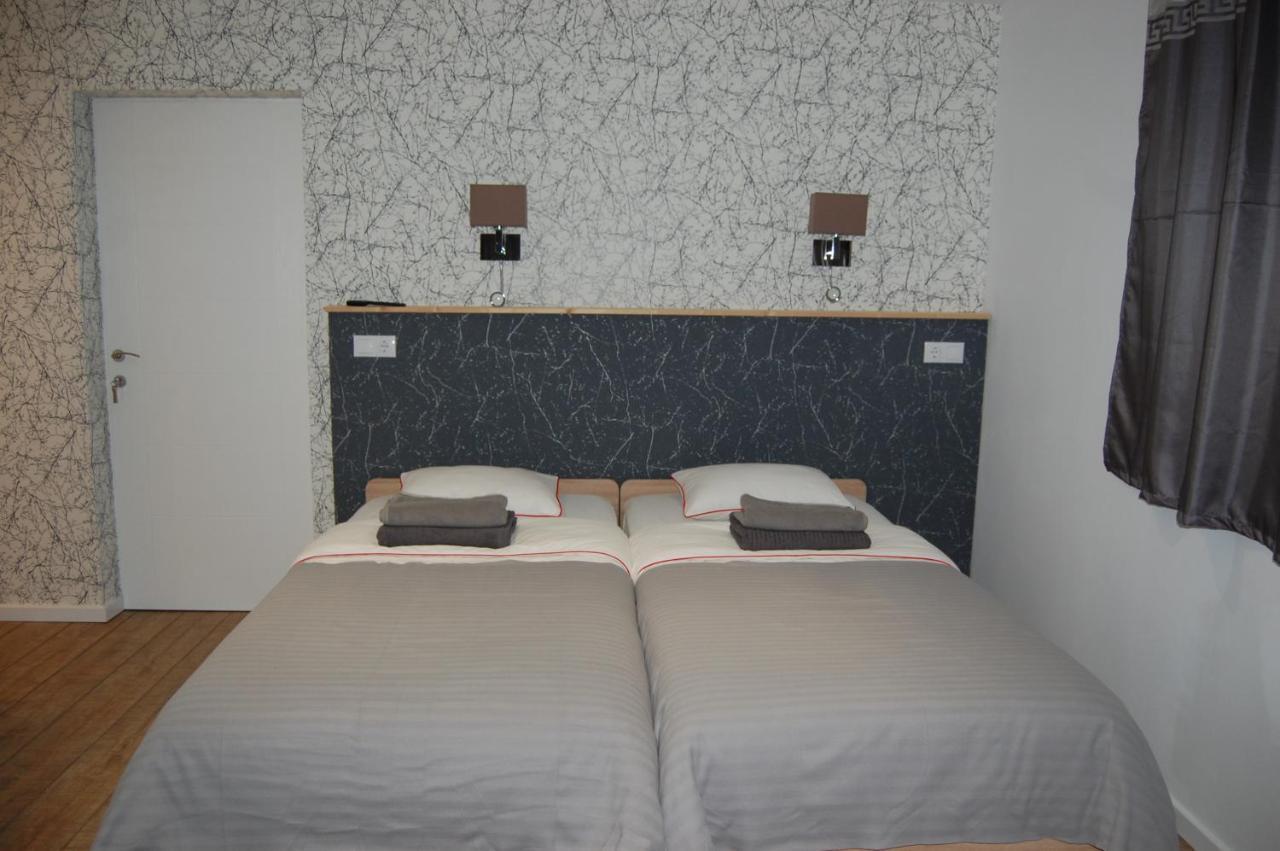 Vila Phoenix Calimanesti Luaran gambar