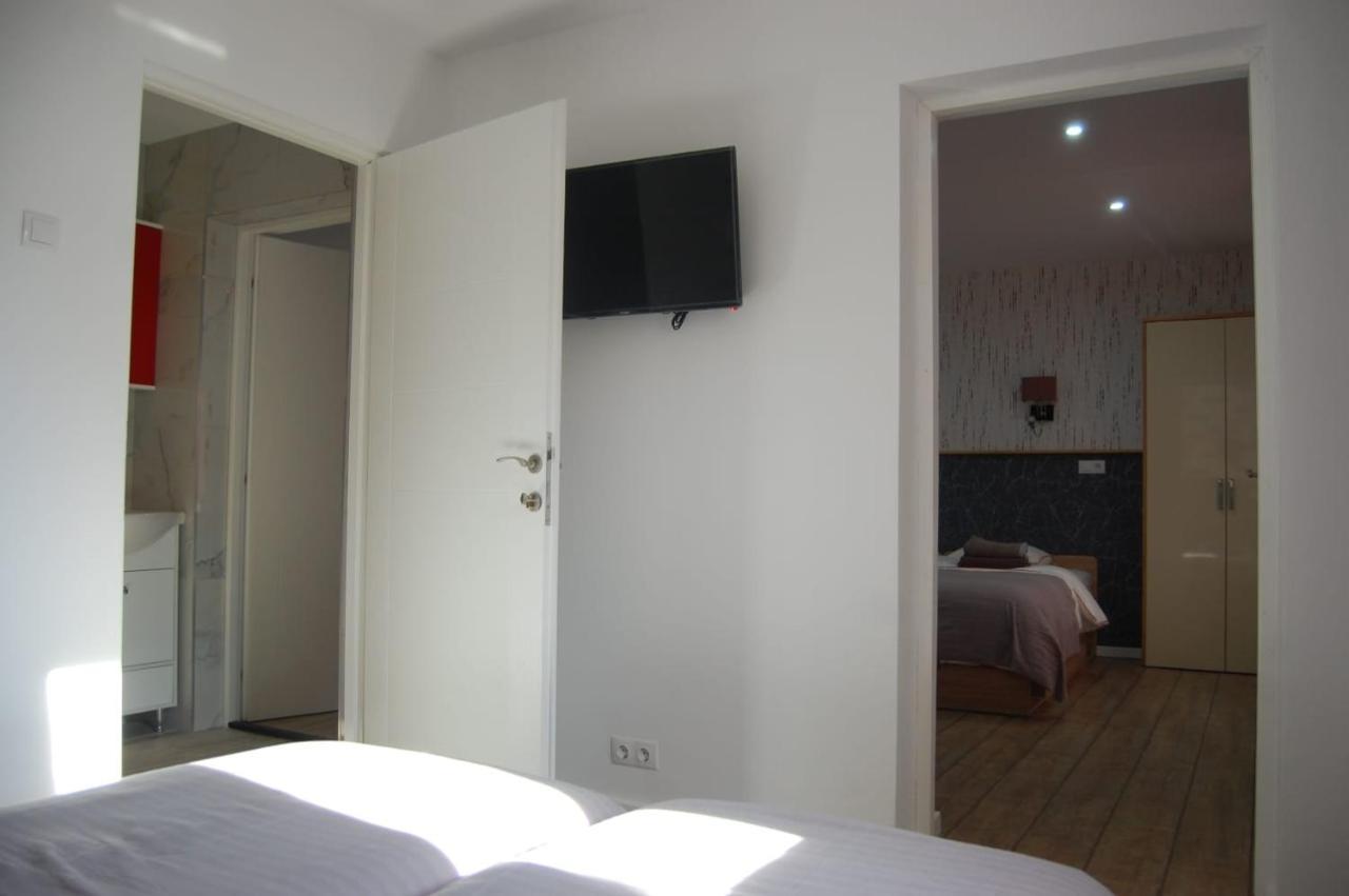 Vila Phoenix Calimanesti Luaran gambar