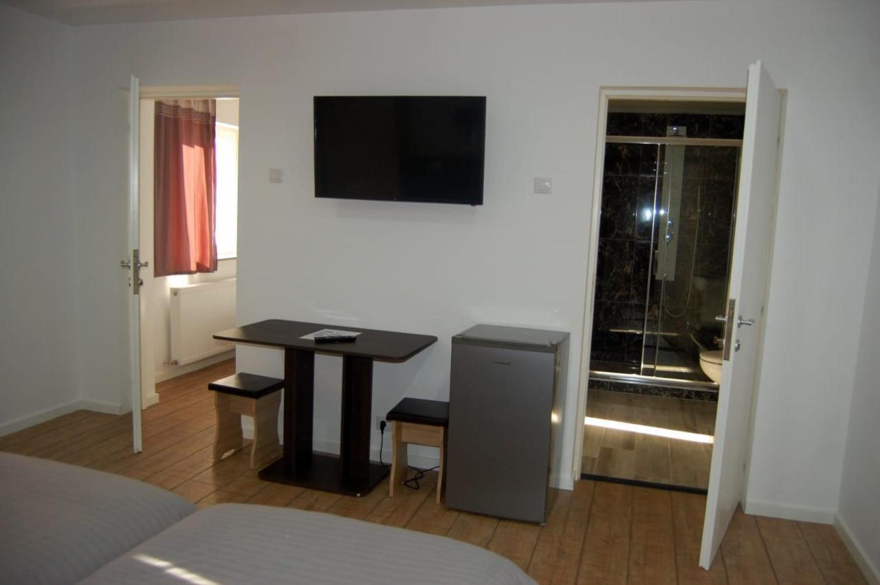 Vila Phoenix Calimanesti Luaran gambar