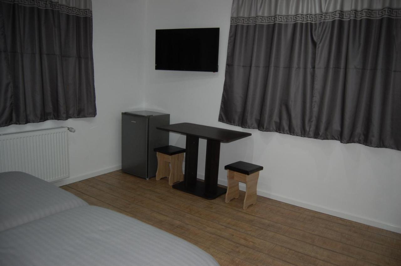 Vila Phoenix Calimanesti Luaran gambar