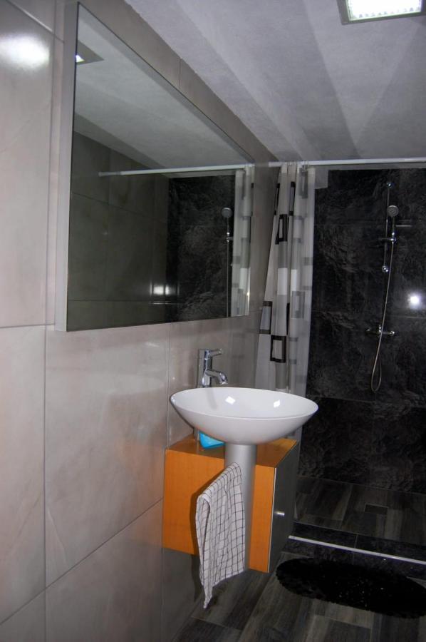 Vila Phoenix Calimanesti Luaran gambar