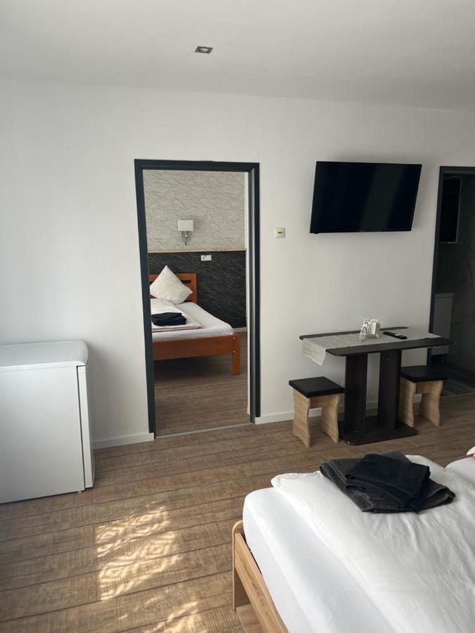 Vila Phoenix Calimanesti Luaran gambar